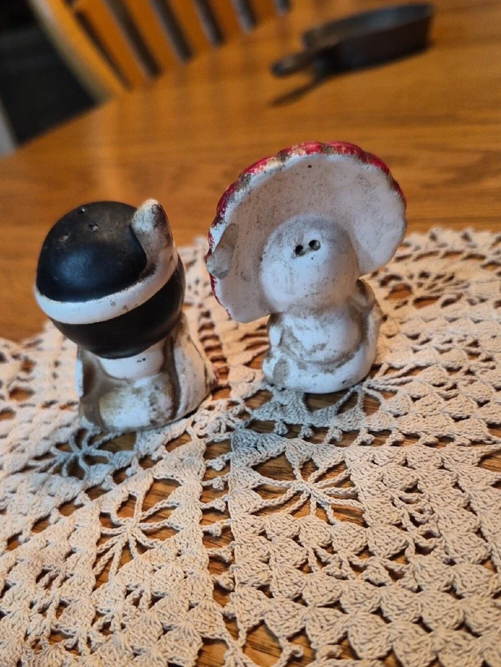 Vintage Ceramic Indian Figurine Pair in Pink, White and Black
